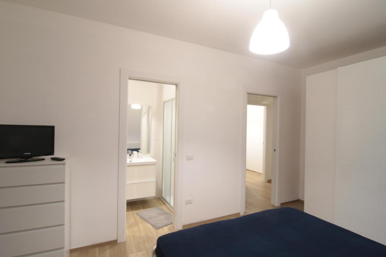 Central Modern Apartment Bari Bagian luar foto